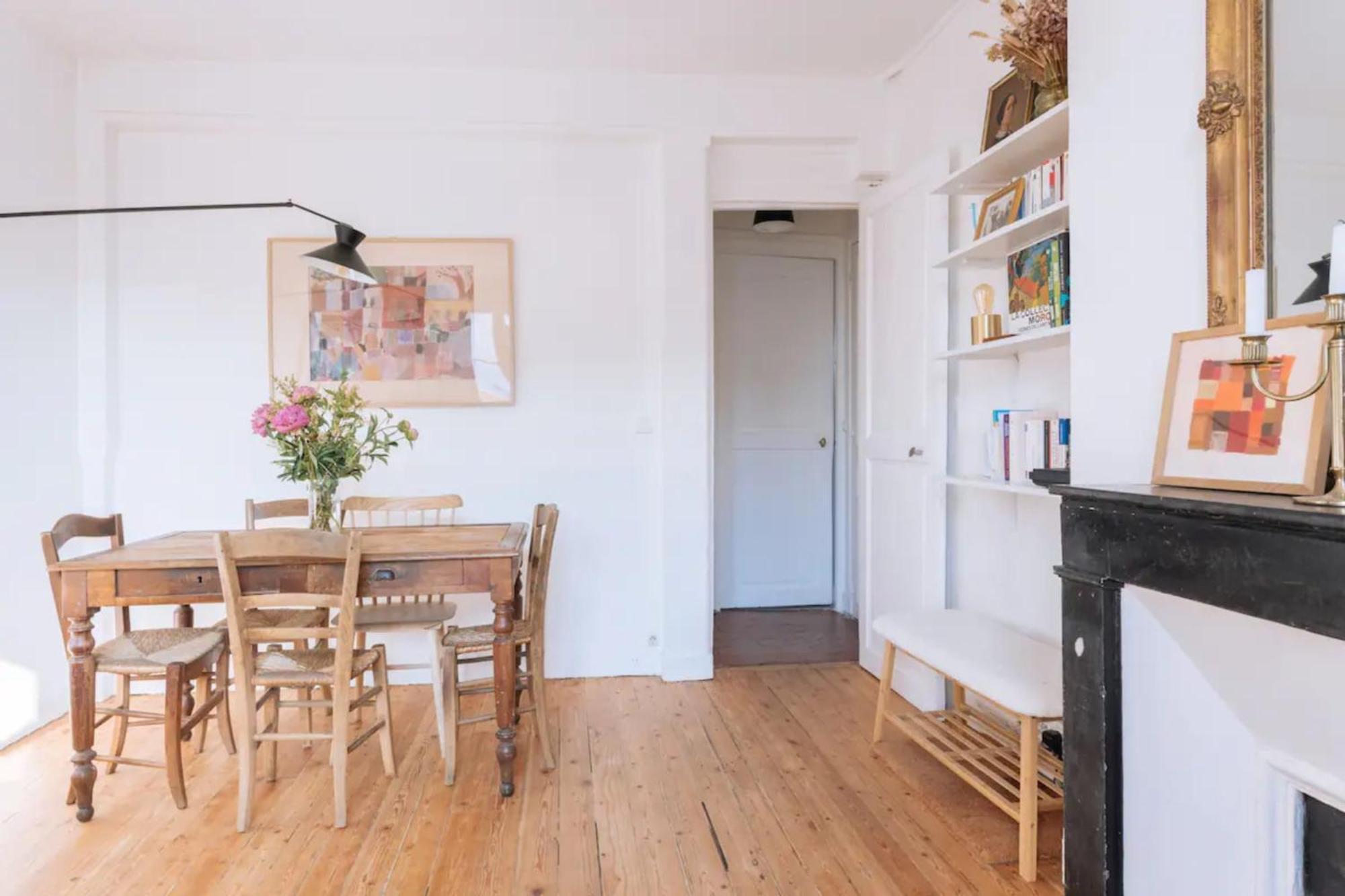 Ideally Located 2bd For 3 With Balcony&view Appartamento Parigi