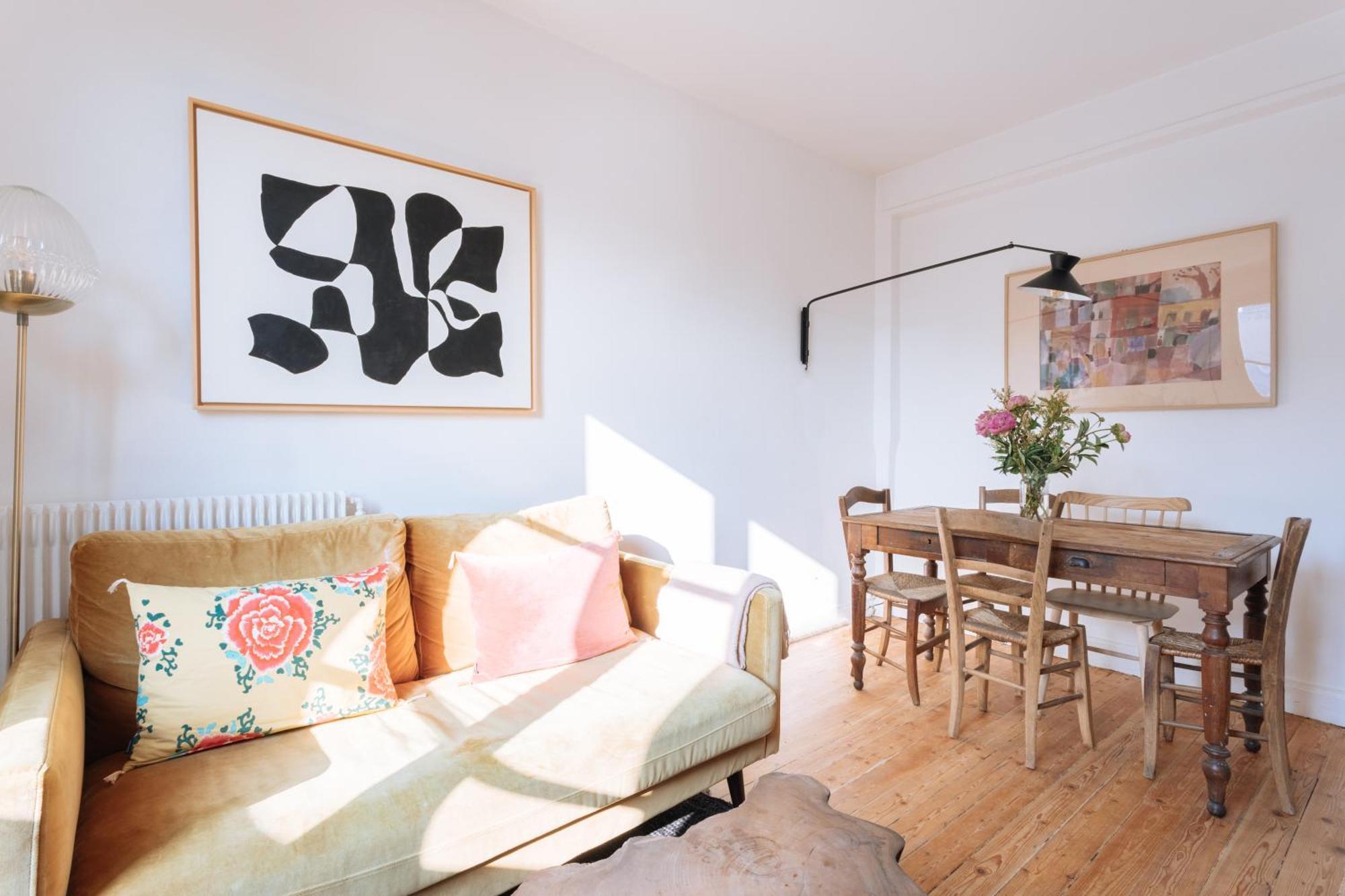 Ideally Located 2bd For 3 With Balcony&view Appartamento *